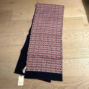 NWT Gucci Stars and Hearts scarf